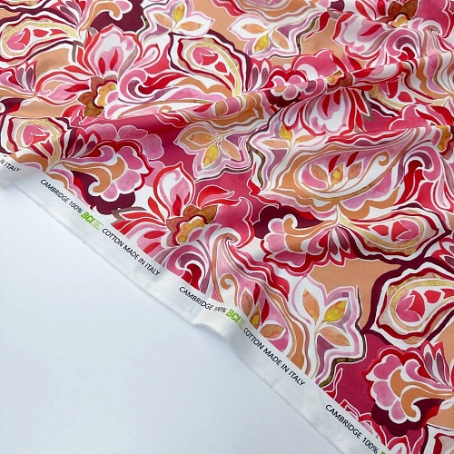 Плательно-блузочный хлопок Розово-красные листья на белом 53501